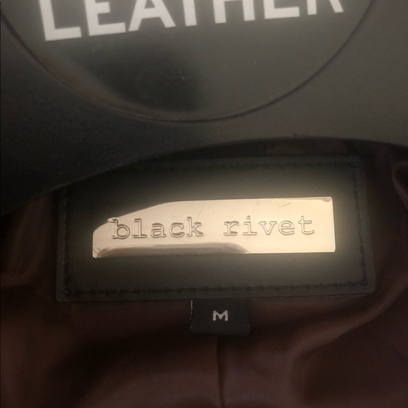 🛑 Wilsons Black Rivet Fitted Leather Jacket - NWOT - Picture 7 of 7